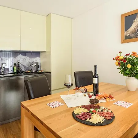 Jolimont Apartment
