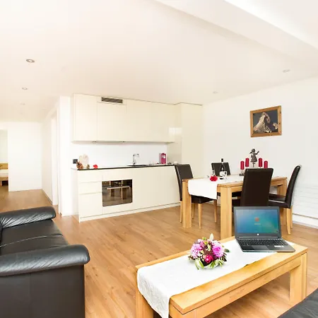 Jolimont Apartment