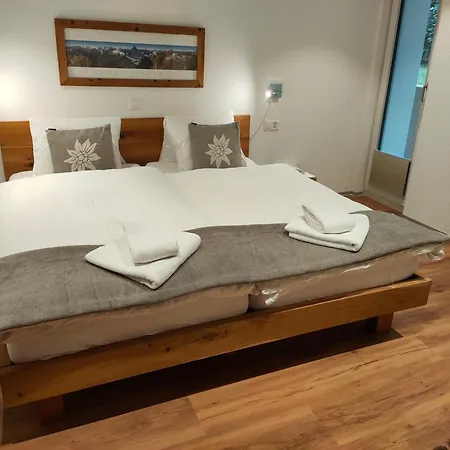 Jolimont Apartment