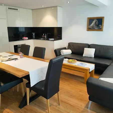 Jolimont Apartment