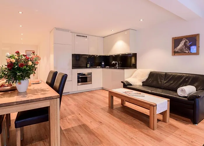 Jolimont Apartment *