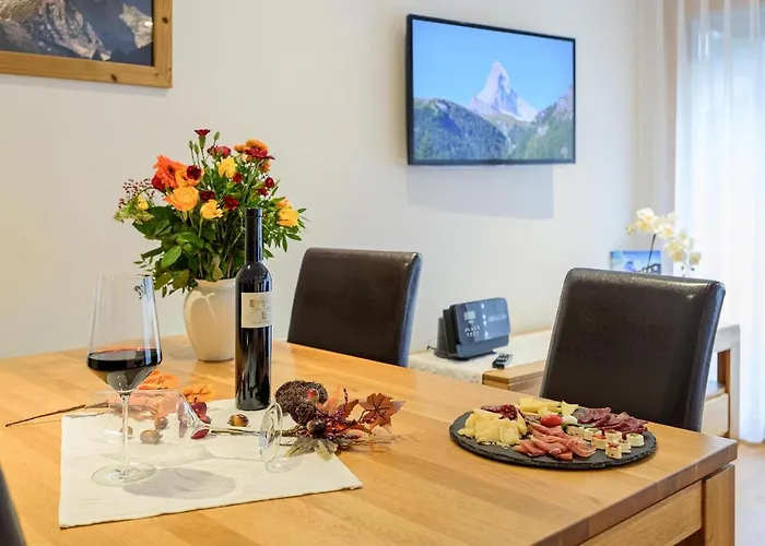 Jolimont Apartment *