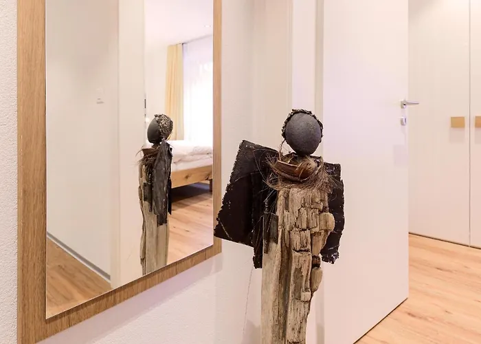 졸리몬트 아파트먼트 *