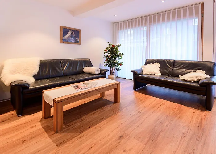 졸리몬트 아파트먼트 *